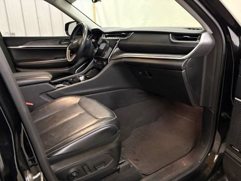 Used 2021 Jeep Grand Cherokee L Limited AWD/4WD image 29