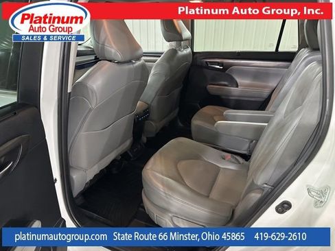 Used 2022 Toyota Highlander Platinum image 25