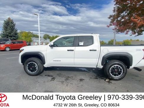 New 2025 Toyota Tacoma TRD Off-Road w/ TRD Off Road Premium Package AWD/4WD image 5