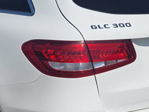 Used 2016 Mercedes-Benz GLC 300 4MATIC image 33