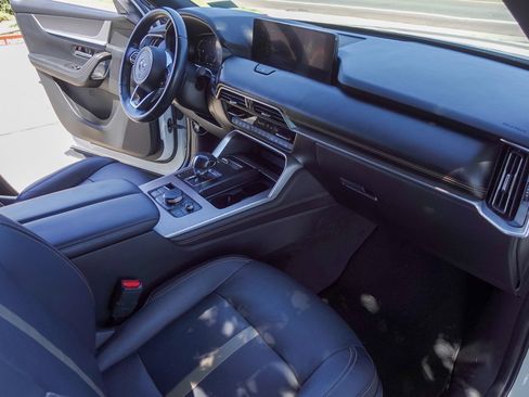 Certified 2024 MAZDA CX-90 Plug-In Hybrid w/ Premium Plus AWD/4WD image 11