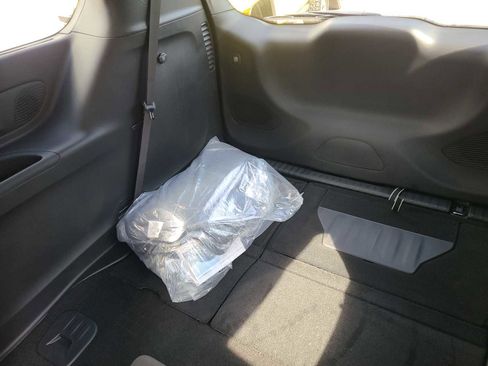 New 2023 Chrysler Pacifica Limited w/ Uconnect Theater Family Group image 38