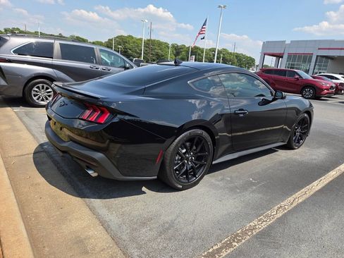 Used 2025 Ford Mustang Coupe RWD image 8