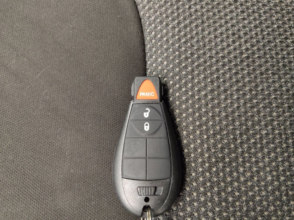 Used 2020 Jeep Cherokee Latitude FWD image 32
