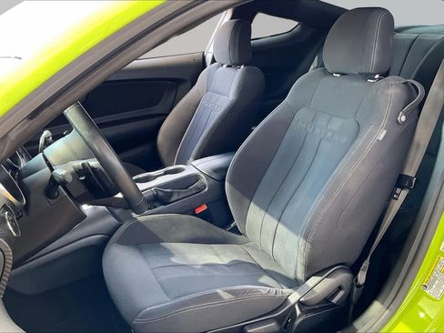 Used 2020 Ford Mustang Coupe RWD image 9