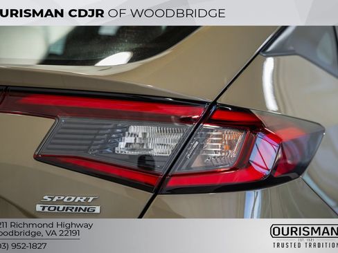 Used 2025 Honda Civic Sport Touring image 9