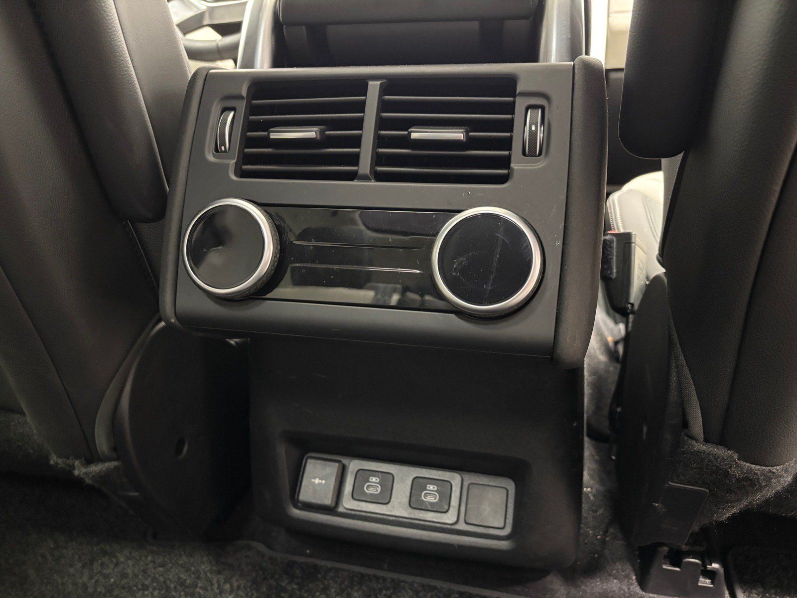 New 2025 Land Rover Discovery S AWD/4WD image 37