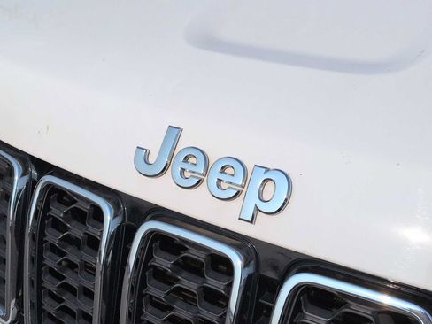 Used 2022 Jeep Grand Cherokee Limited w/ Tech Group AWD/4WD image 12