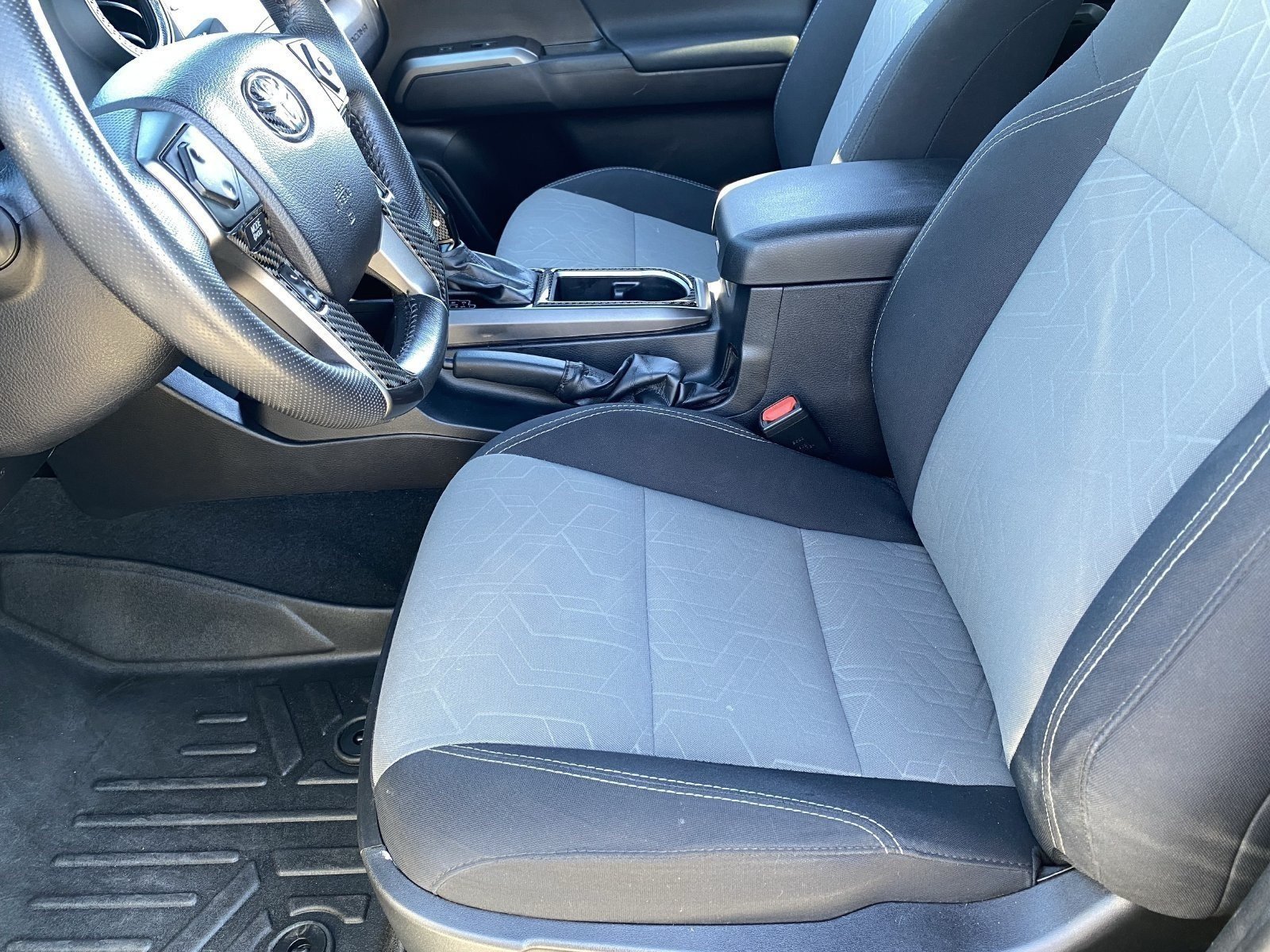 Used 2021 Toyota Tacoma TRD Off-Road w/ Technology Package RWD image 15