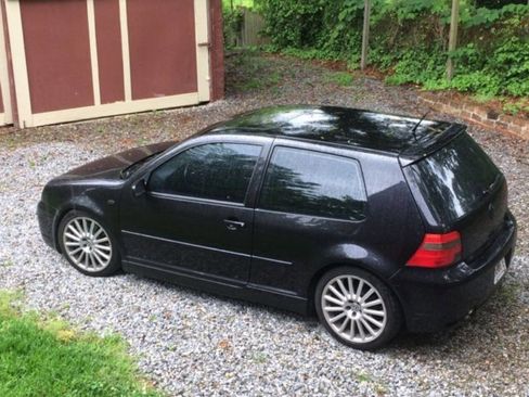 Used 2004 Volkswagen R32 image 2