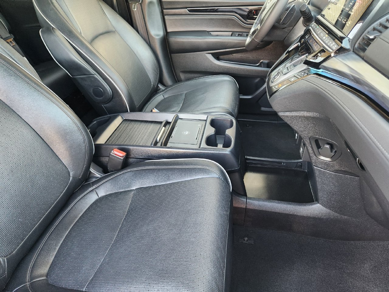 Used 2025 Honda Odyssey Elite image 13