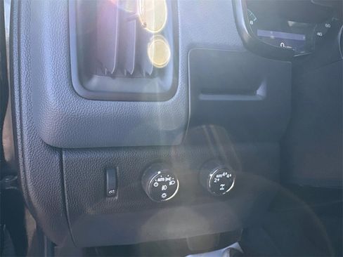 Used 2022 Chevrolet Colorado Z71 image 19