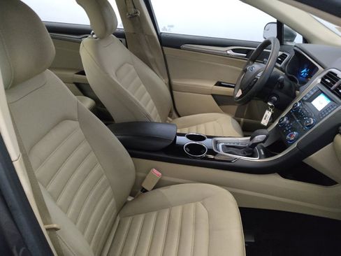 Used 2014 Ford Fusion SE FWD image 21