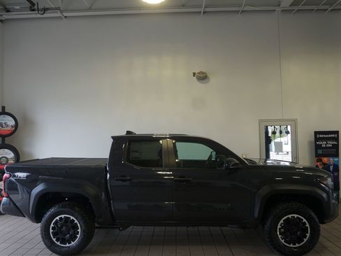 New 2026 Toyota Tacoma TRD Off-Road AWD/4WD image 15
