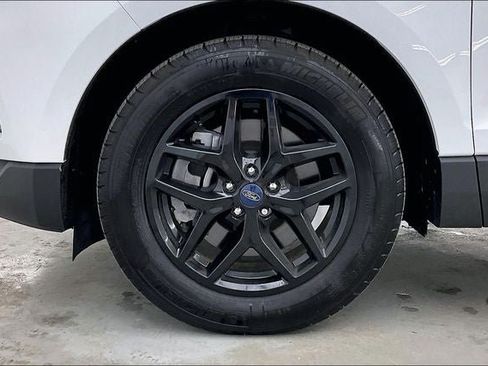 Used 2024 Ford Edge SEL AWD/4WD image 10