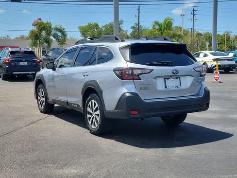 Used 2024 Subaru Outback Premium image 4