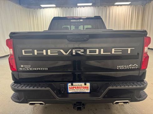 Used 2025 Chevrolet Silverado 1500 High Country w/ High Country Premium Package AWD/4WD image 6