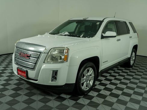 Used 2013 GMC Terrain SLE image 3