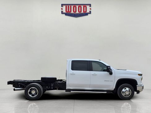 New 2026 Chevrolet Silverado 3500 LT w/ Convenience Package image 2