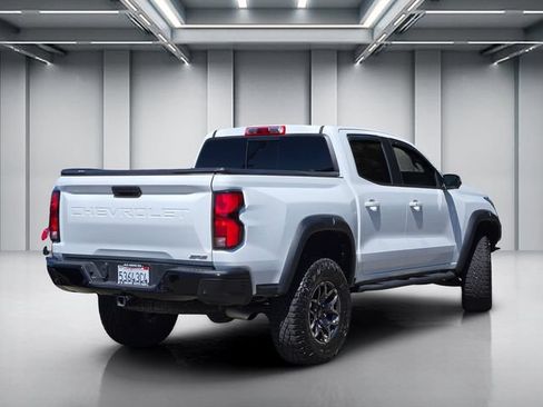 Used 2024 Chevrolet Colorado ZR2 w/ ZR2 Convenience Package III AWD/4WD image 4