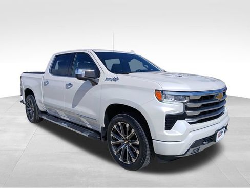 Certified 2025 Chevrolet Silverado 1500 High Country w/ High Country Premium Package AWD/4WD image 7