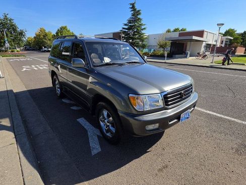 Used 1998 Toyota Land Cruiser w/ Leather Trim Pkg AWD/4WD image 3