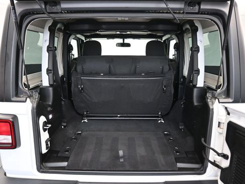 Used 2020 Jeep Wrangler Sport image 37