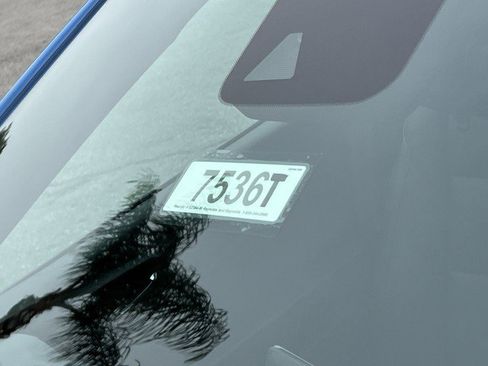 Used 2024 Chevrolet Trax RS w/ Sunroof Package image 34