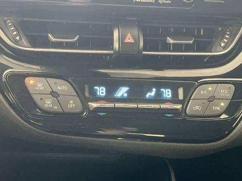 Used 2019 Toyota C-HR XLE FWD image 19