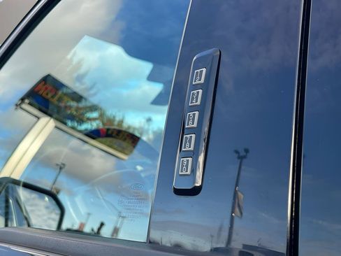 Used 2018 Ford F150 Raptor w/ Equipment Group 802A Luxury image 38