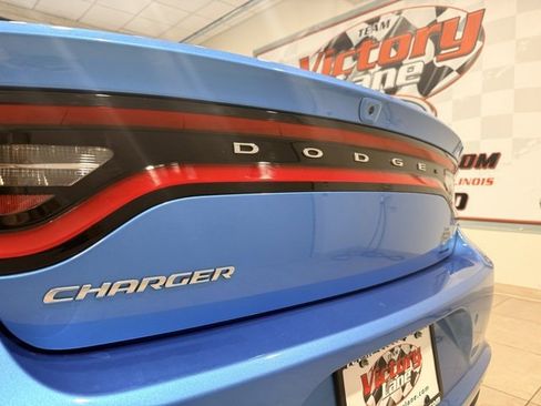 Used 2019 Dodge Charger SXT image 9