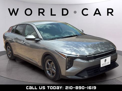 Used 2025 Kia K4 FWD image 16