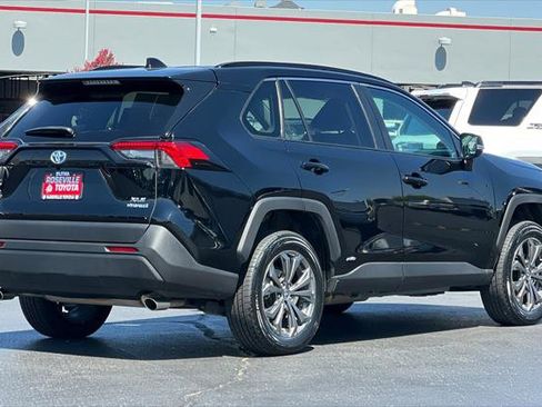 Certified 2022 Toyota RAV4 XLE Premium image 2