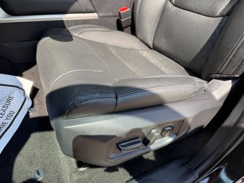 Used 2023 Toyota Tundra Limited AWD/4WD image 17