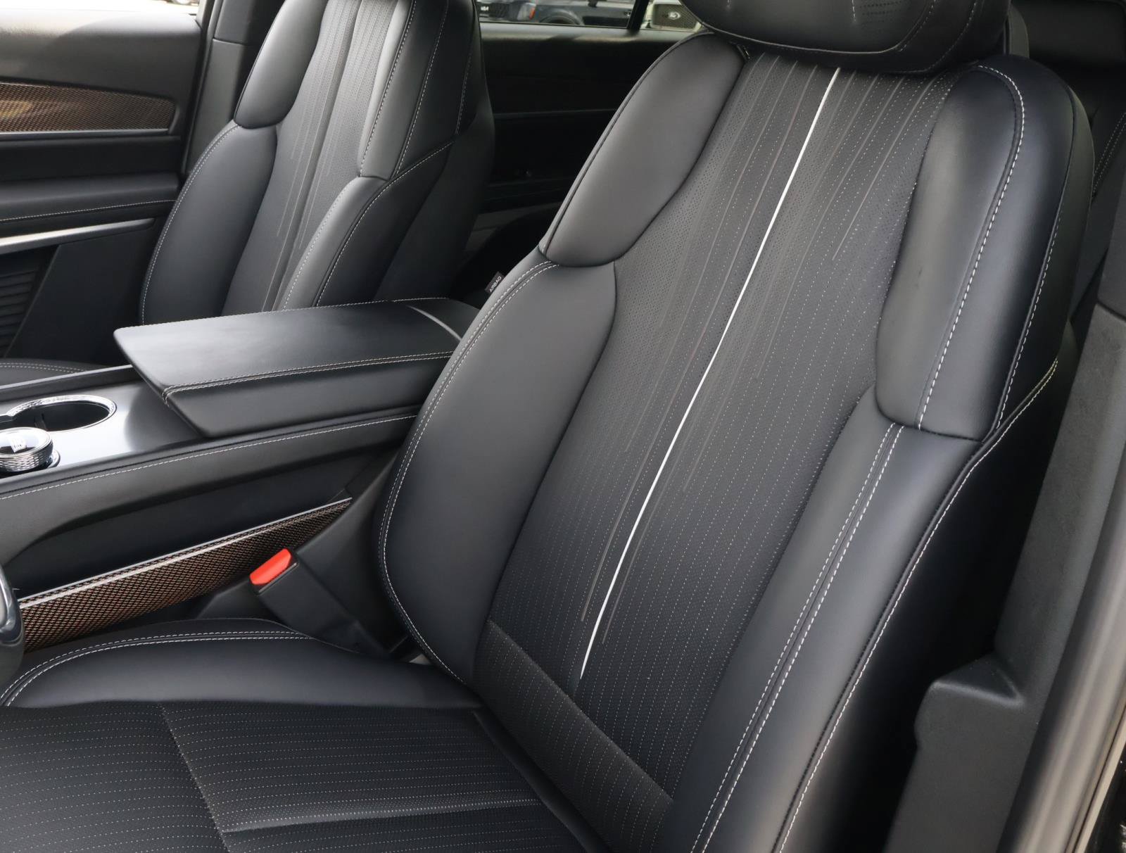 Certified 2027 Cadillac Vistiq Luxury w/ LPO, Floor Liner Package AWD/4WD image 19