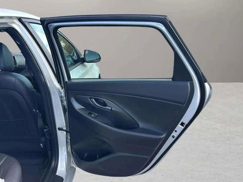 Used 2019 Hyundai Elantra GT N Line image 21