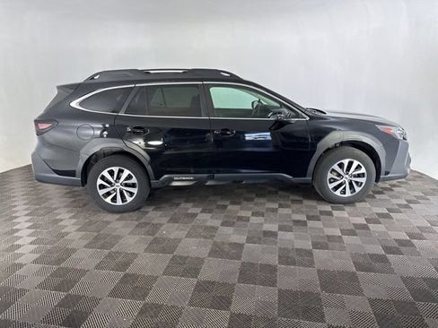 Used 2023 Subaru Outback Premium AWD/4WD image 4