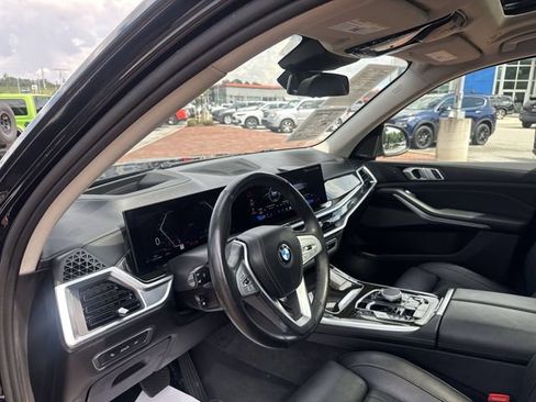Used 2025 BMW X7 xDrive40i AWD/4WD image 14