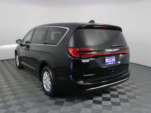 New 2026 Chrysler Pacifica Select image 25