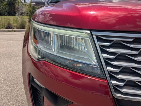 Used 2018 Ford Explorer Platinum AWD/4WD image 9