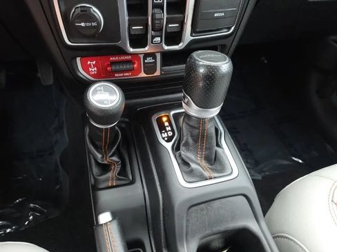 Used 2021 Jeep Gladiator Mojave AWD/4WD image 26