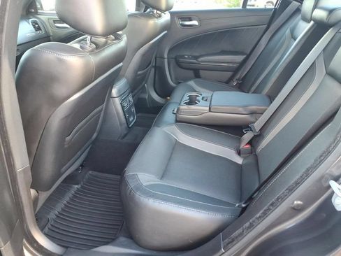 Used 2022 Dodge Charger SXT w/ Plus Group RWD image 17