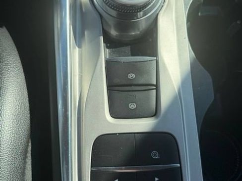 Used 2022 Ford Explorer Limited w/ Equipment Group 301A RWD image 19