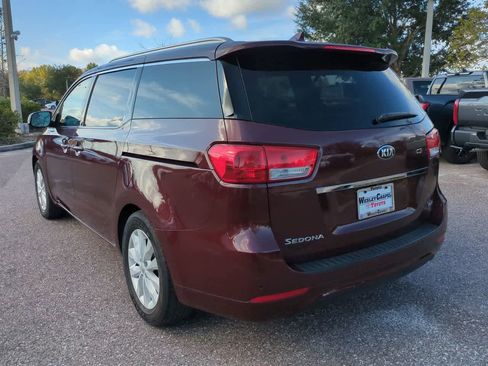 Used 2016 Kia Sedona EX image 4