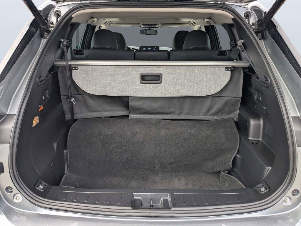 Used 2023 Mitsubishi Outlander 4WD Plug-In Hybrid image 17