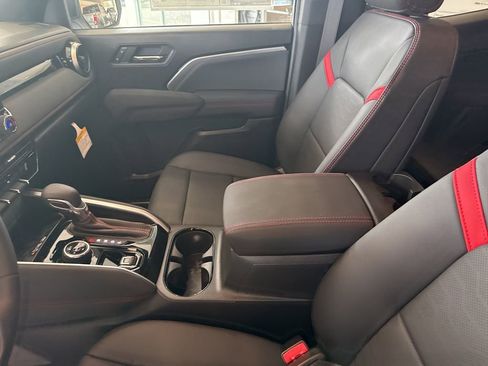 New 2025 Chevrolet Colorado Z71 w/ Z71 Convenience Package 2 image 25