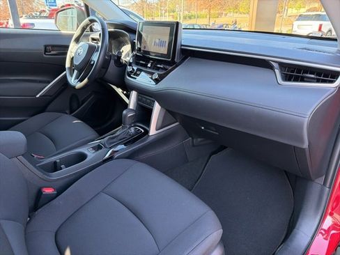 Used 2023 Toyota Corolla Cross LE image 36