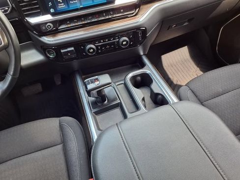 Used 2024 Chevrolet Silverado 1500 LT Trail Boss w/ Convenience Package II AWD/4WD image 10