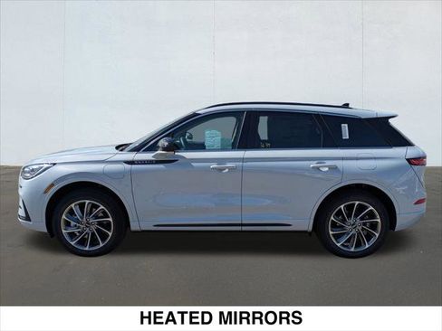 New 2025 Lincoln Corsair Grand Touring image 3