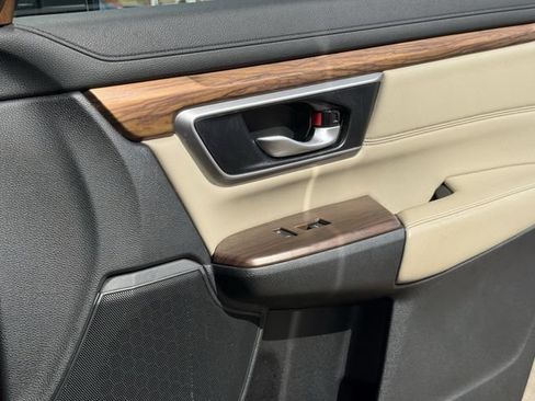 Used 2019 Honda CR-V Touring image 29